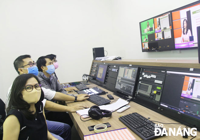 Các trường thành viên của Đại học Đà Nẵng chuẩn bị cơ sở vật chất sẵn sàng dạy trực tuyến từ ngày 22-2. (Ảnh chụp năm 2020 tại Trường Đại học Ngoại ngữ). Ảnh: NGỌC PHÚ