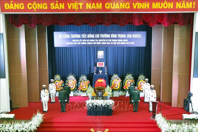 Hội trường lớn tỉnh Bến Tre trong ngày di quan tiễn biệt đồng chí Trương Vĩnh Trọng về nơi an nghỉ cuối cùng.