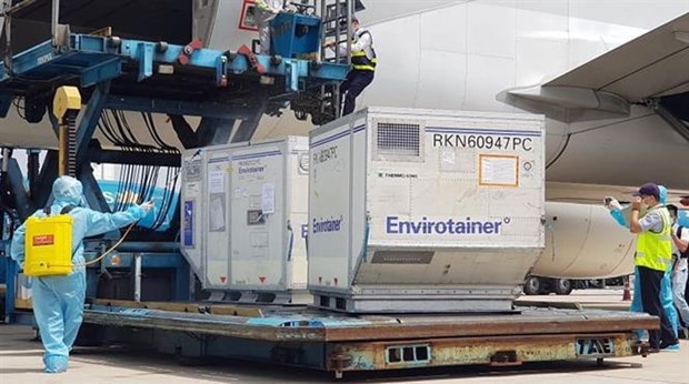 First batch of COVID-19 vaccine arrives at Tan Son Nhat airport (Photo: VNA)