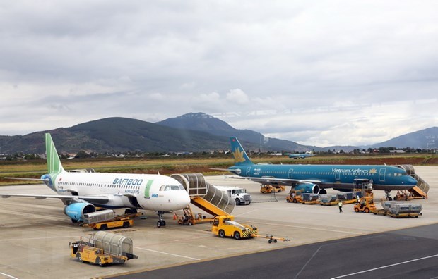 Vietnam Airlines and Bamboo Airways are well prepared for the transport of COVID-19 vaccines for local pandemic prevention. (Photo: VNA)