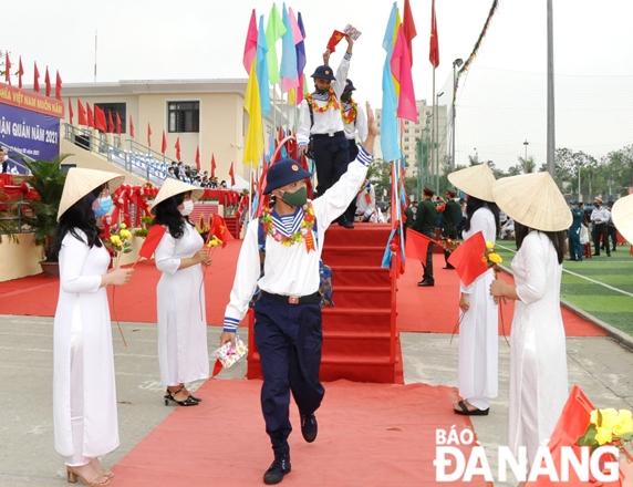 New recruits walking over the ‘Vinh Quang’ (Glory) Bridge