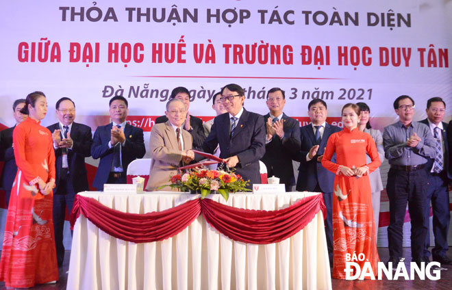 Trường Đại học Duy Tân và Đại học Huế ký kết thỏa thuận hợp tác toàn diện