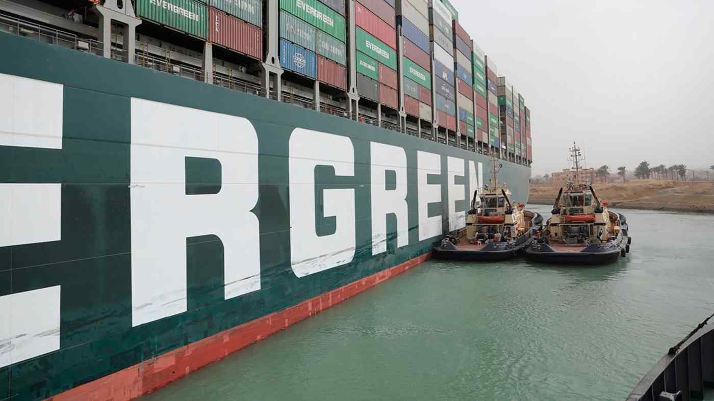 Vụ siêu tàu mắc cạn ở kênh Suez: Gián đoạn chuỗi cung ứng