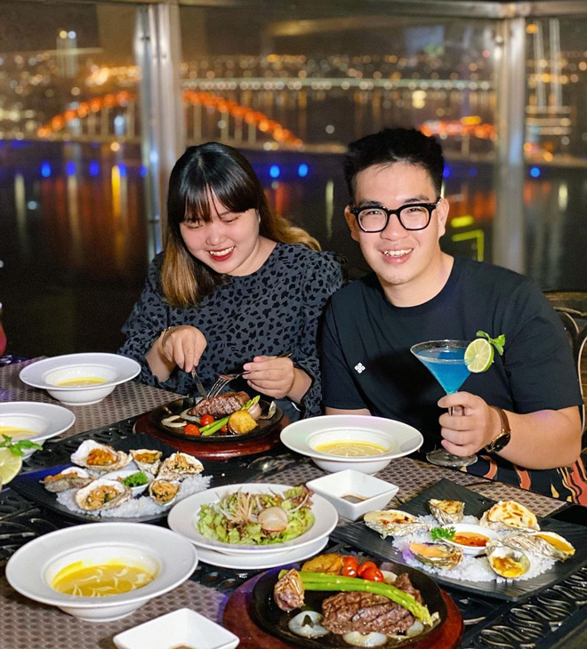 The duo, Ha Vy and Nhu Thang from Phuoc My Ward, Son Tra District, now co-owns an Instagram account named Nothingtoeat with more than 56,000 followers.