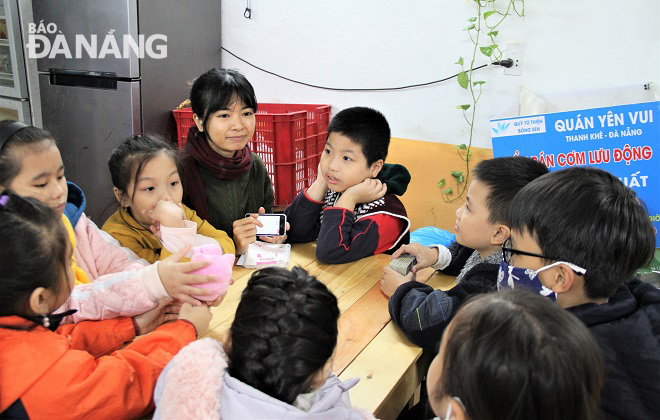 ‘1,000-VND’ classes have attracted a great deal of attention from Da Nang children, especially those living in financially tough circumstances.  