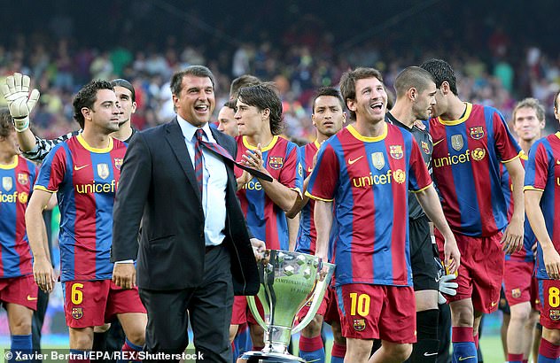 Chủ tịch Joan Laporta và Lionel Messi trong ngày ăn mừng chức vô địch Champions League mùa giải 2018-2019. Ảnh: EPA	