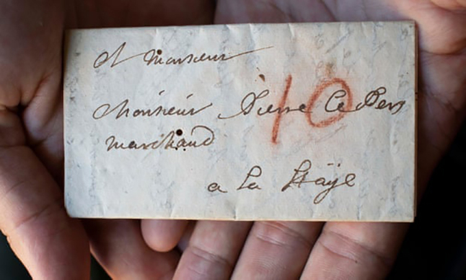 Bức thư viết tay bị niêm phong của Jacques Sennacques. Ảnh: UHRG