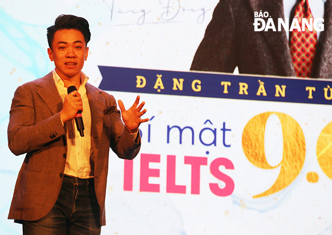 Speaker Dang Tran Tung at the talk show