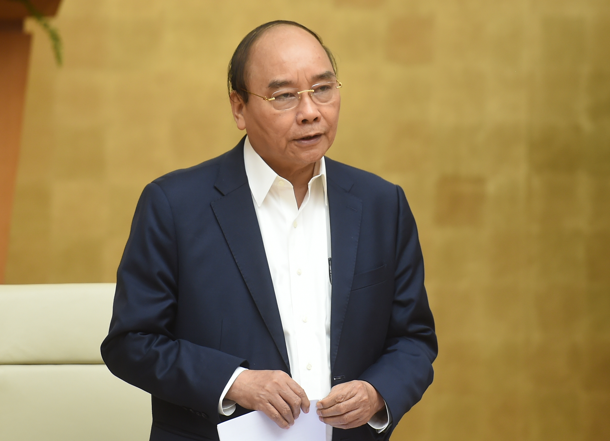 Prime Minister Nguyen Xuan Phuc addressing the Wednesday nationwide teleconference to review COVID-19 prevention and control performances in the total 63 Vietnamese localities over the past times