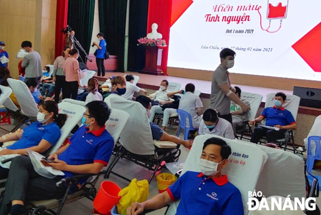 Blood donors in Lien Chieu District at the first city-launched blood donation campaign in 2021