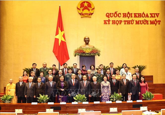 Các đồng chí lãnh đạo Đảng, Nhà nước, Quốc hội với các Đại biểu Quốc hội Thành phố Hồ Chí Minh. Ảnh: TTXVN