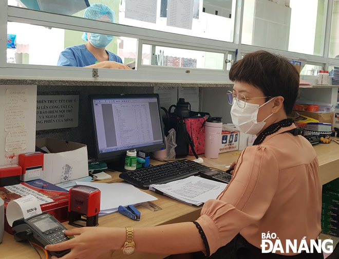  Payments conducted via ATM, VISA and MASTER cards, e-wallets, QR codes, and smart health cards issued by the hospital have been promoted at the Da Nang General Hospital