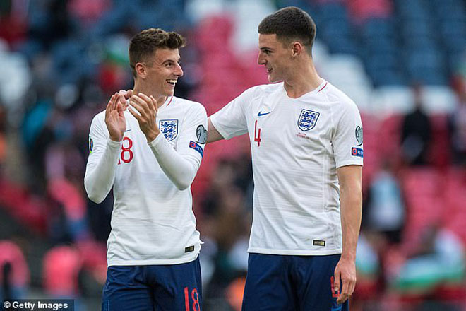 Mason Mount (trái) và Declan Rice đang là niềm hy vọng của HLV Gareth Southgate. Ảnh: Getty Images