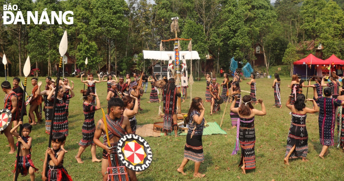  Villagers usually dance and sing around the newly built bamboo pole.