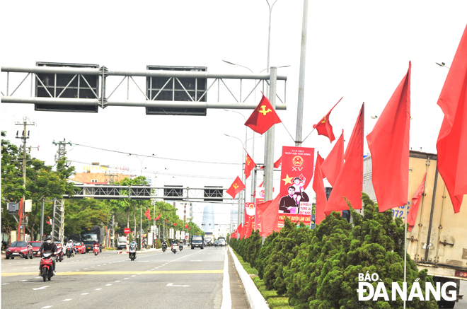  … along streets in Ngu Hanh Son District