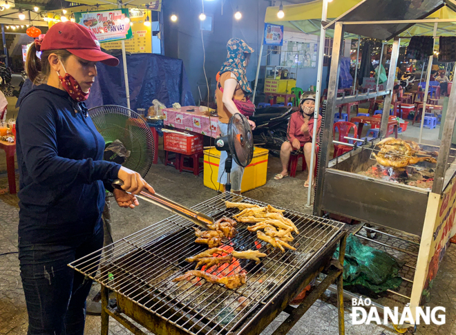Food sellers are required by Hoa Vang district authorities to observe appropriate standards of food hygiene in order to prevent the incidence of foodborne illness, and control the risks to safety from fire and explosions.