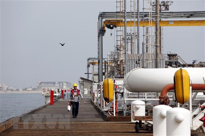 Giá dầu châu Á đi xuống do lo ngại về nhu cầu năng lượng