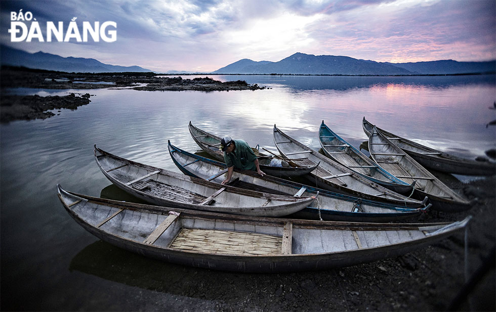 The rustic allure of the Hon Thien fishing village at the crack of dawn