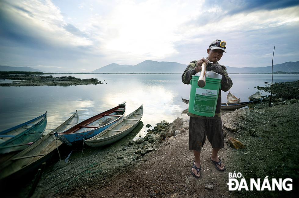  At Hon Thien, the scenery is poetic and charming at any time, but it looks most beautiful at dusk and dawn.