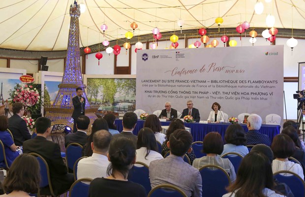 Inaugural ceremony of France - Vietnam information portal - Hoa Phuong Vi Library (Photo: VNA)