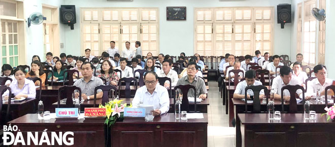 Mặt trận thành phố tham dự hội nghị trực tuyến do Ủy ban Trung ương MTTQ Việt Nam tổ chức ngày 15-4 để sơ kết đợt 1 về công tác kiểm tra, giám sát của Mặt trận đối với bầu cử đại biểu Quốc hội khóa XV và đại biểu HĐND các cấp nhiệm kỳ 2021-2026.  Ảnh: N.QUANG