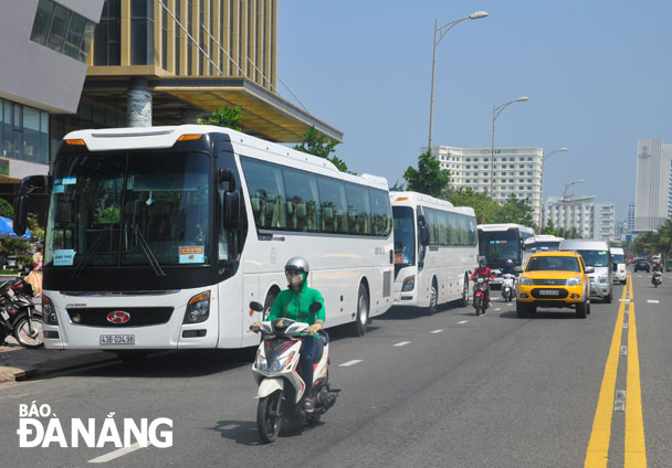 All road transport vehicles, including over nine-seater passenger coaches, container trucks and tractor-trailers across Viet Nam must be equipped with onboard surveillance cameras prior to July 1.