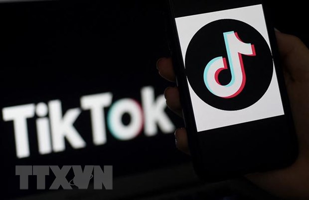 Biểu tượng của ứng dụng chia sẻ video Tik Tok trên màn hình điện thoại thông minh. (Ảnh: AFP/TTXVN)