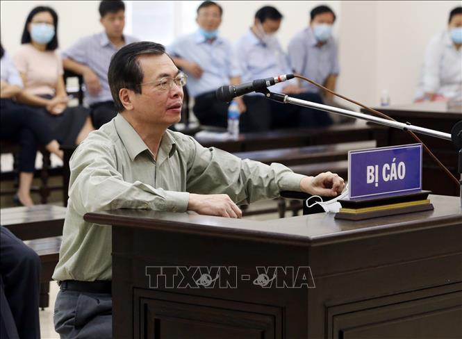 Bị cáo Vũ Huy Hoàng (cựu Bộ trưởng Bộ Công Thương) trong phiên xét xử sáng 24/4/2021. Ảnh: Phạm Kiên/TTXVN