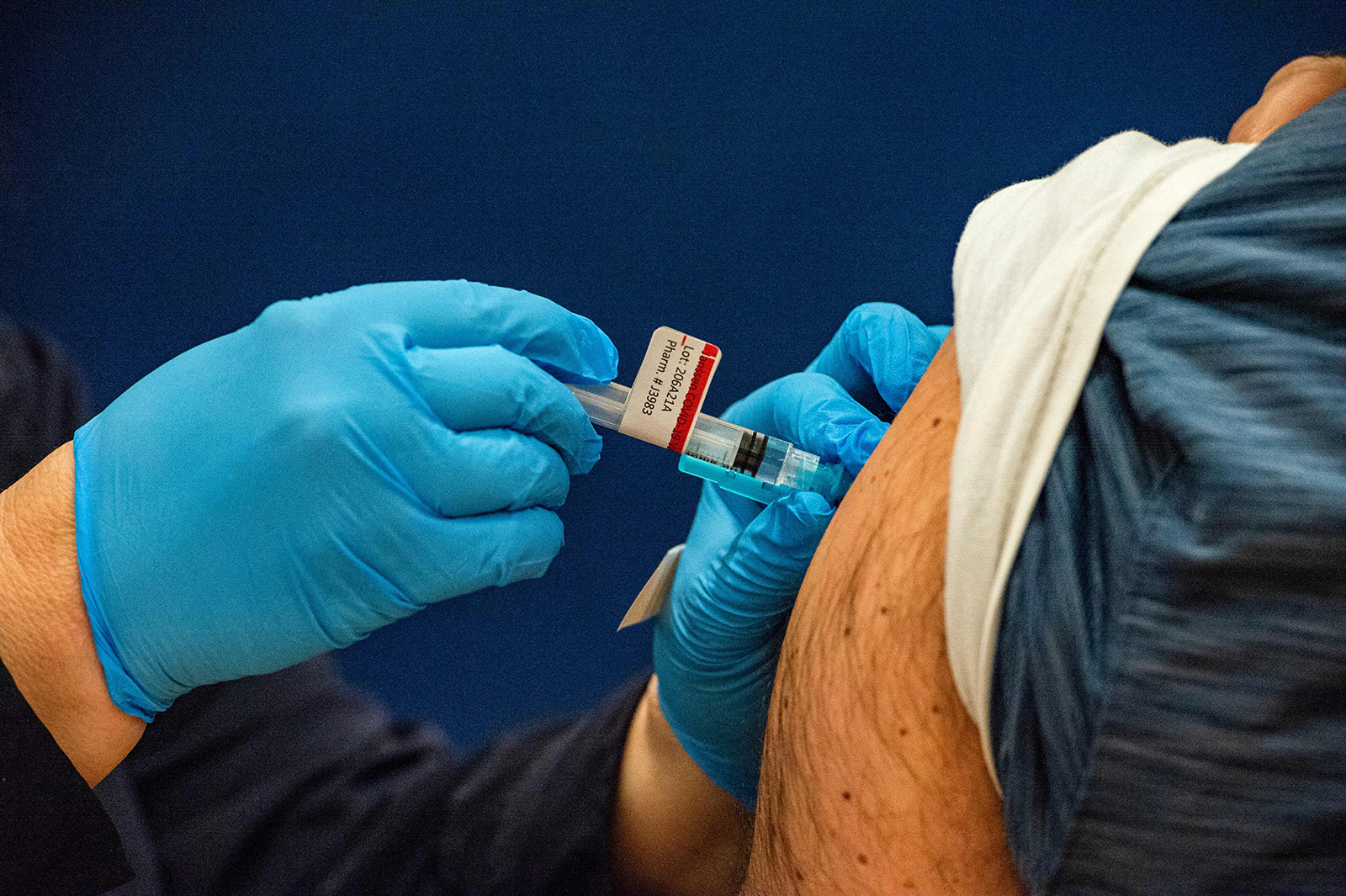Mỹ dư vắc-xin ngừa Covid-19