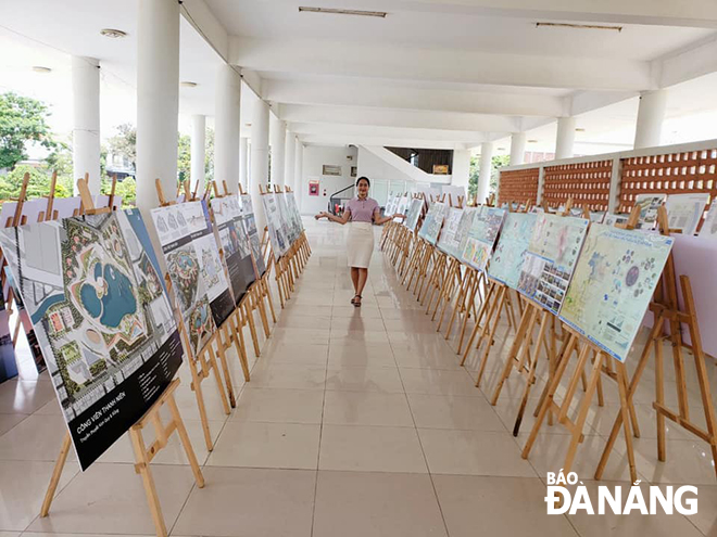 An exhibition of entries competing at an ongoing contest aimed at seeking best architectural ideas for the upgrade of the Da Nang-based existing Thanh Nien (Youth) Park is taking place from April 26 to May 4, 202 at the headquarters of the municipal Youth Union
