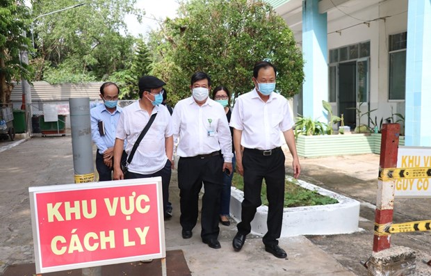 A working group inspects a quarantine facility in Ben Tre province. (Photo: VNA)