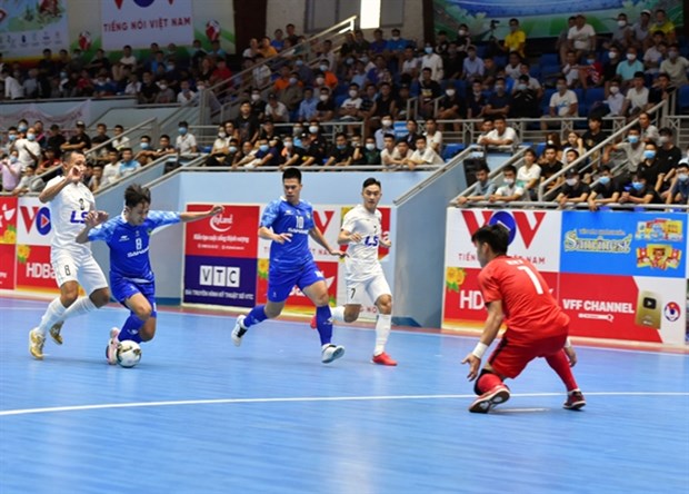 Vietnamese players compete at the current National Futsal Championship. (Photo courtesy of VFF)