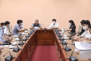 Bộ trưởng Y tế gặp mặt và giao nhiệm vụ cho đoàn công tác sang Lào hỗ trợ phòng chống dịch COVID-19. Ảnh: VGP/Tuấn Dũng