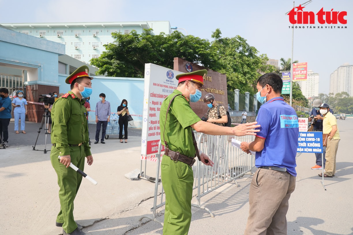 Bệnh viện K cách ly y tế sau khi ghi nhận các ca dương tính với virus SARS-CoV-2. Ảnh: Trung Nguyên