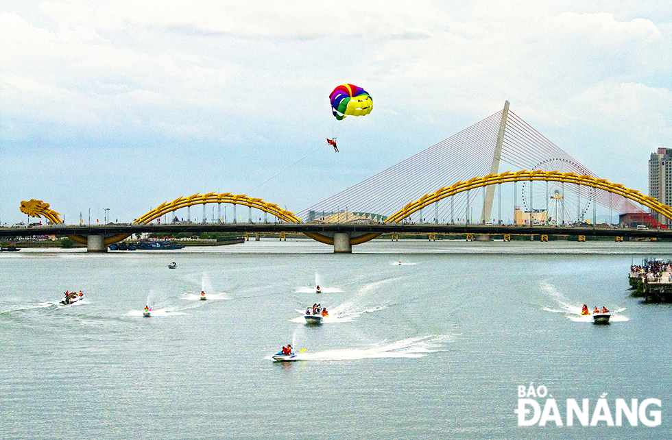 A bustling boat race takes place on the Han River