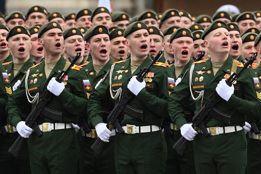 Binh sĩ Nga tham gia lễ duyệt binh tại Quảng trường Đỏ ngày 9-5. 						Ảnh: AFP