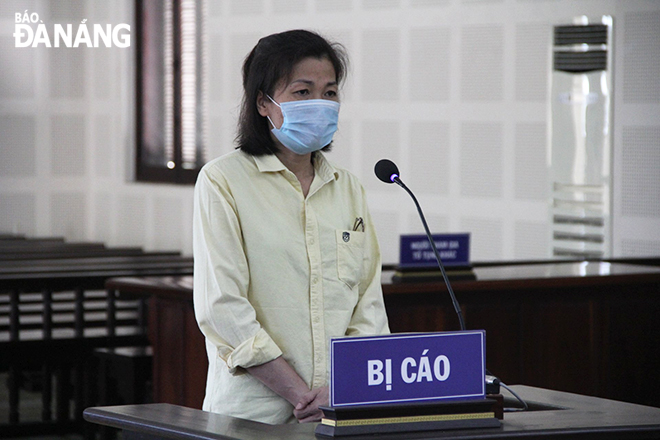 Bị cáo Bùi Thụy Thùy Trang tại phiên tòa ngày 17-5. Ảnh: XUÂN DŨNG