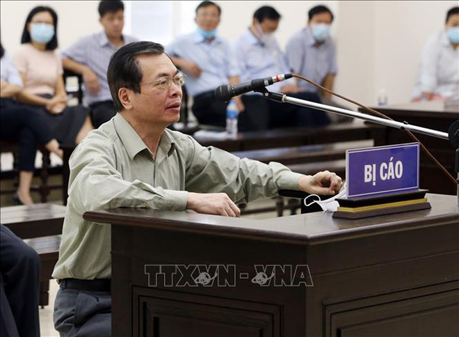 Bị cáo Vũ Huy Hoàng (cựu Bộ trưởng Bộ Công Thương) bị Viện Kiểm sát đề nghị mức án 10-11 năm tù trong phiên xét xử sáng 24-4-2021. Ảnh: Phạm Kiên/TTXVN