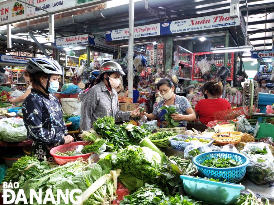 Picture was taken at the Dong Da Market. Photo: QUYNH TRANG