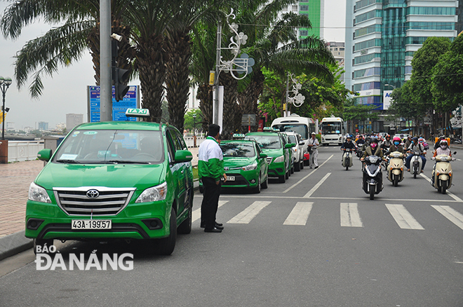 A total of 1,417 taxi, ride-hailing drivers and “shippers,” across the city have yet to have their swab samples for COVID-19 testing.