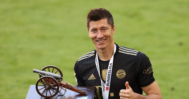 Lewandowski nhận danh hiệu Vua pha lưới với kỷ lục 41 bàn thắng. (Nguồn: Getty Images)