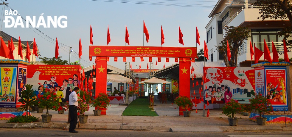 A scene of polling station No. 9 in Hoa Xuan Ward, Cam Le District before the elections.