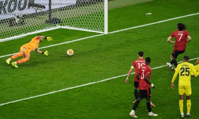 Cavani gỡ hòa cho Quỷ đỏ. (Nguồn: AFP/Getty Images)