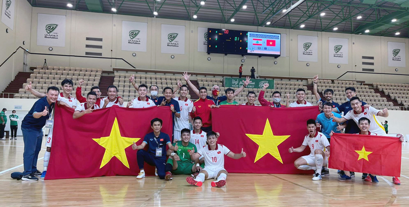 Vượt qua đội tuyển Lebanon, đội tuyển Futsal Việt Nam (ảnh) làm nên kỳ tích khi lần thứ hai giành quyền vào vòng chung kết giải Futsal Vô địch thế giới. Ảnh: VFF