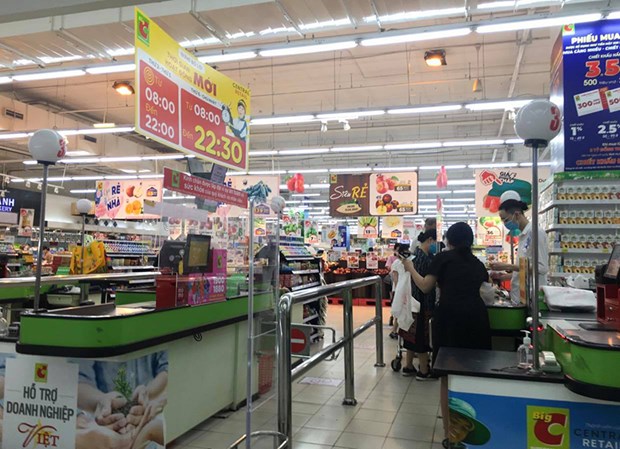 At a supermarket in Hanoi (Photo: VNA)