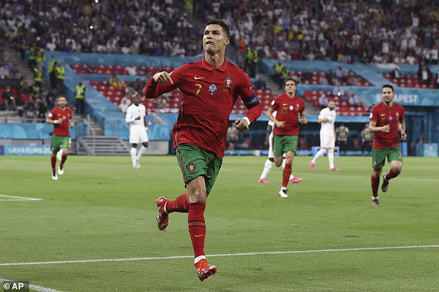 Ronaldo dẫn đầu cuộc đua danh hiệu Vua phá lưới