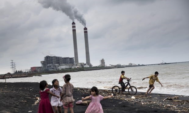 Indonesia pledges to reduce 1.02 billion tonnes of CO2 by 2030. (Photo: theguardian.com)