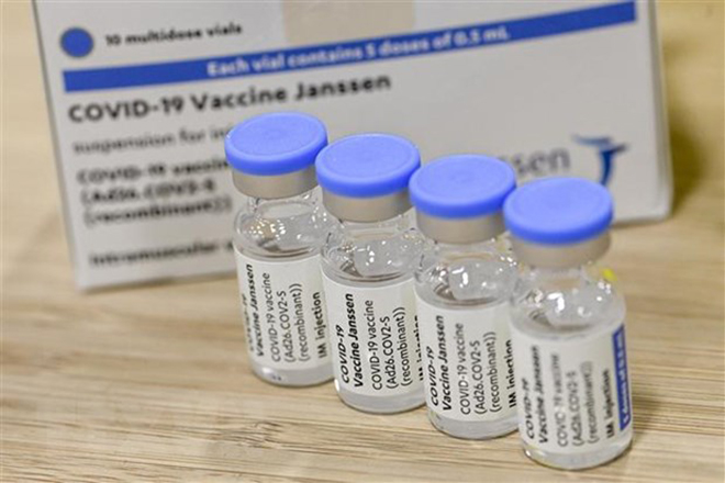 Vaccine ngừa Covid-19 của hãng dược phẩm Johnson&Johnson. (Ảnh: AFP/TTXVN)