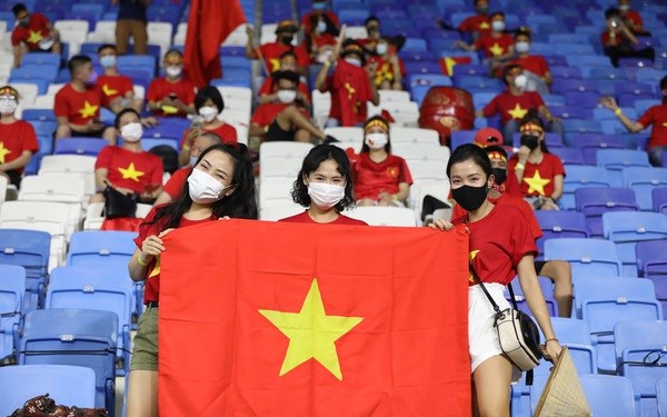 World Cup qualifiers: tickets for Vietnamese fans in Vietnam-UAE game on sale hinh anh 1Vietnamese fan at the Vietnam-Malaysia game (Source: VNA)