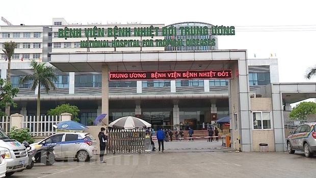 Two COVID-19 patients with underlying health conditions who were treated at the National Hospital for Tropical Diseases died on Sunday. VNA/VNS Photo  